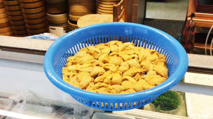【積丹（しゃこたん）】「浜寿し」オススメのメニューは旬の「ざるウニ」!  海鮮丼（アワビやイクラ）も美味しい!!